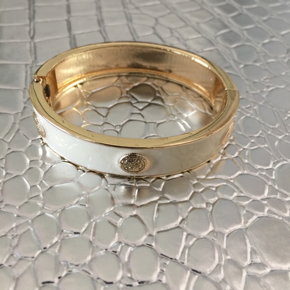 CREAM AND GOLD COSTUME HINGED BRACELET WORN ONCE WITH SPECIAL EVENT DRESS LOVED